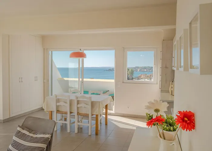 Lovely View Apartment *